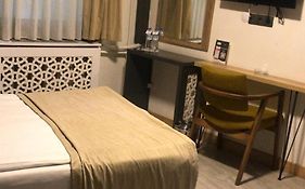 Gueleryuez Otel